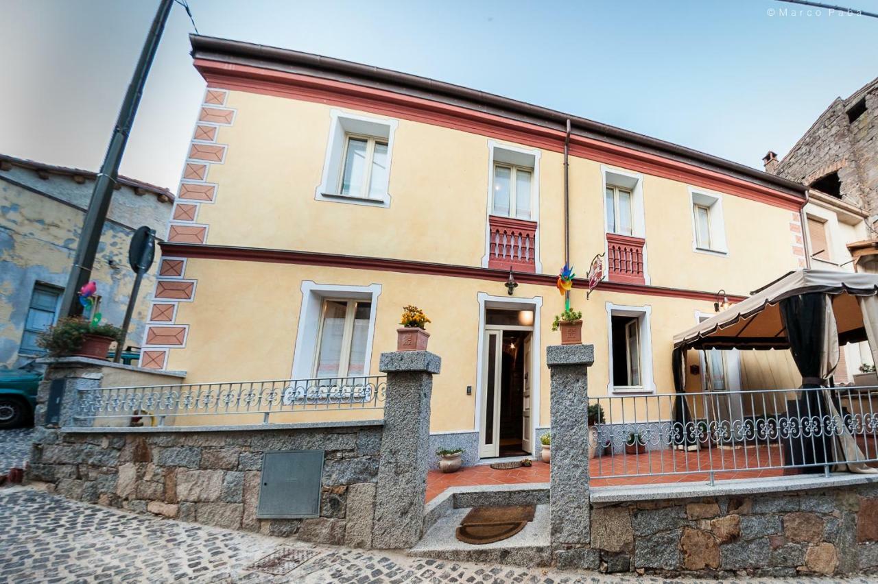 Cuccumiao Hotel Sorgono Bagian luar foto