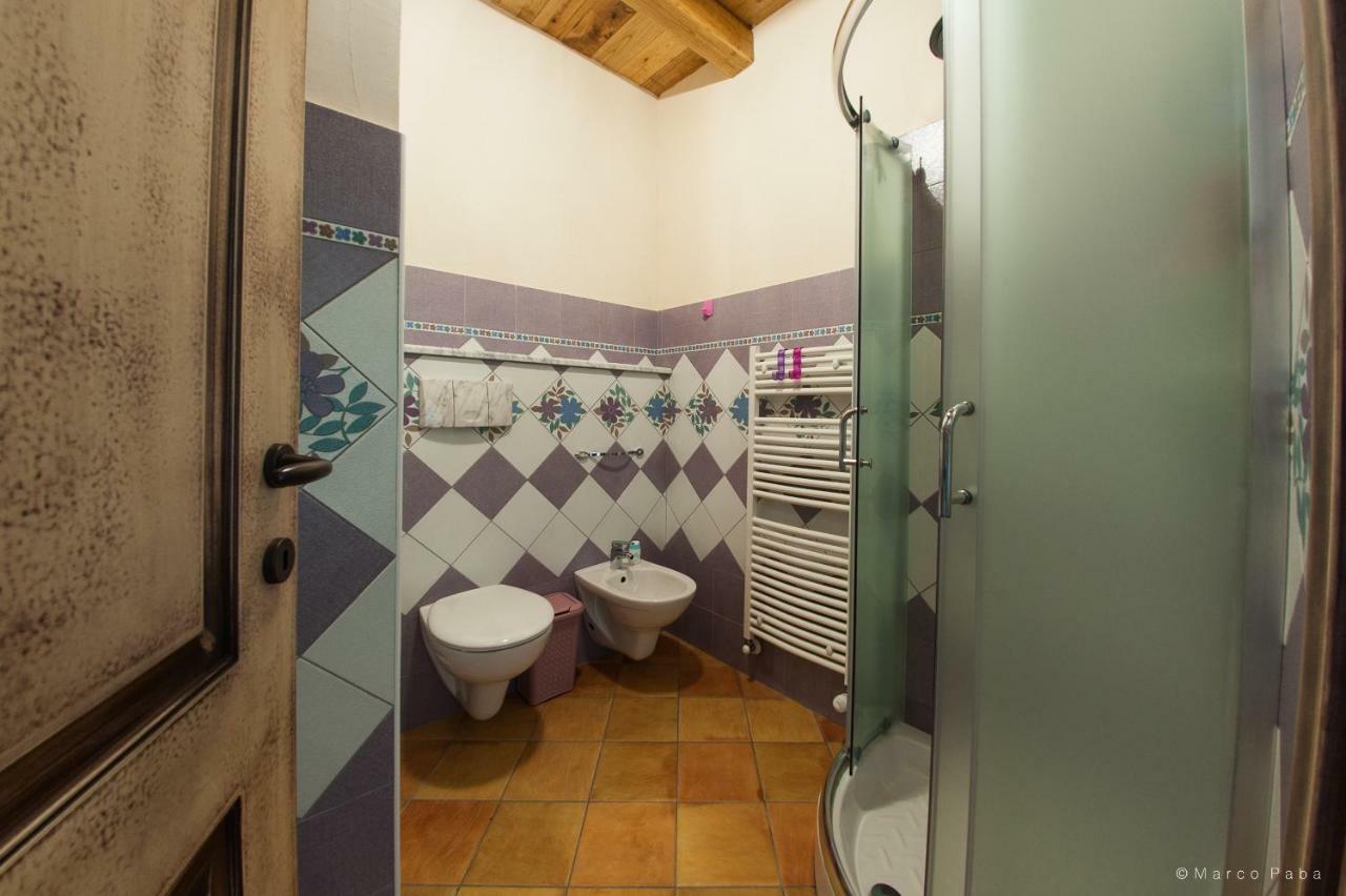Cuccumiao Hotel Sorgono Bagian luar foto